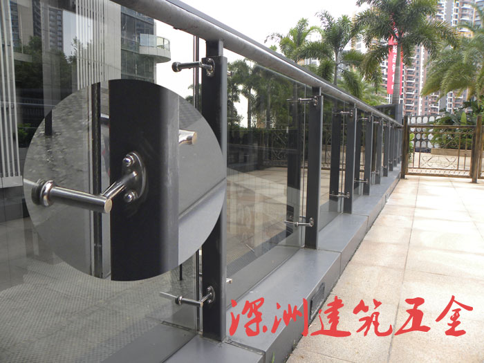 皇庭港灣欄桿安裝效果圖