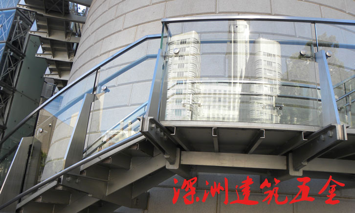香港海港城護欄左側不銹鋼工程立柱