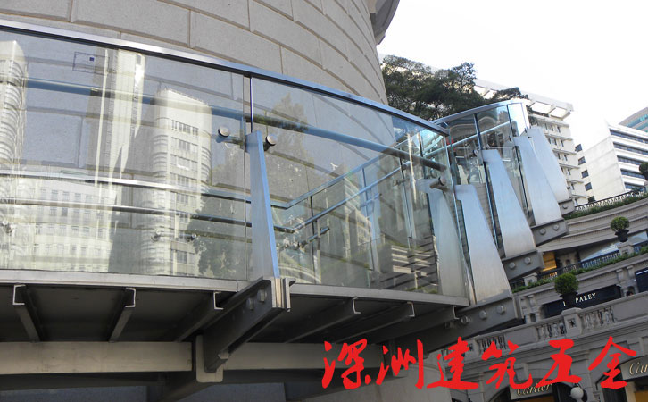 香港海港城右側不銹鋼工程立柱